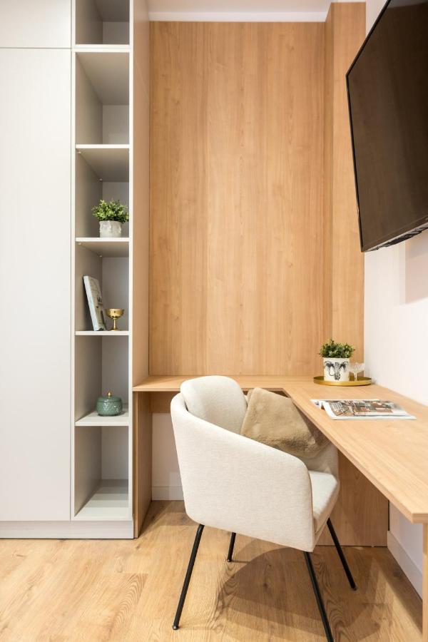 Crystal 3Bdr Apartment In Center Bucharest Exterior photo